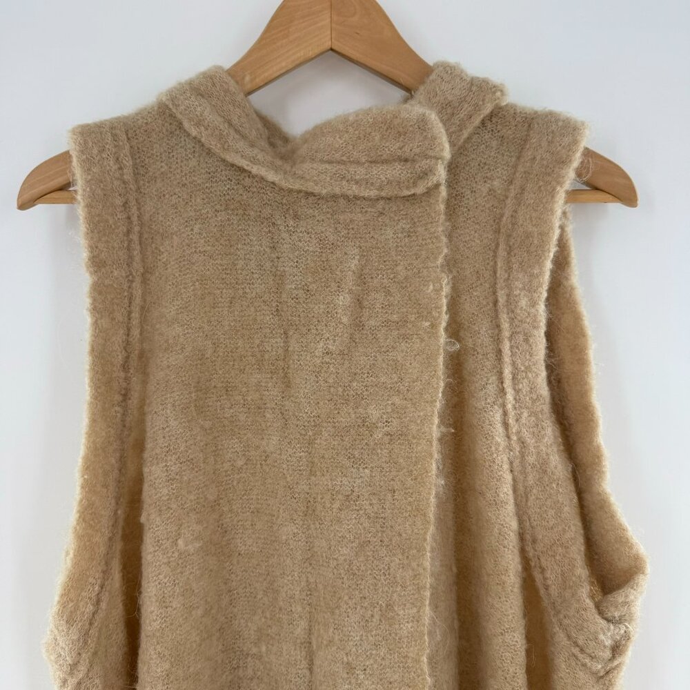 Free People Sleeveless Wrap Cardigan Sweater Asymmetrical Hem Size X-Small - Picture 3 of 9